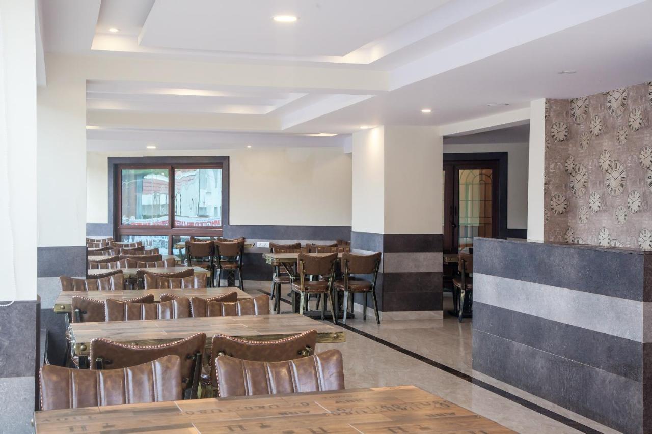 Oyo 16773 Hillcrest Metro Hotell Ooty Exteriör bild