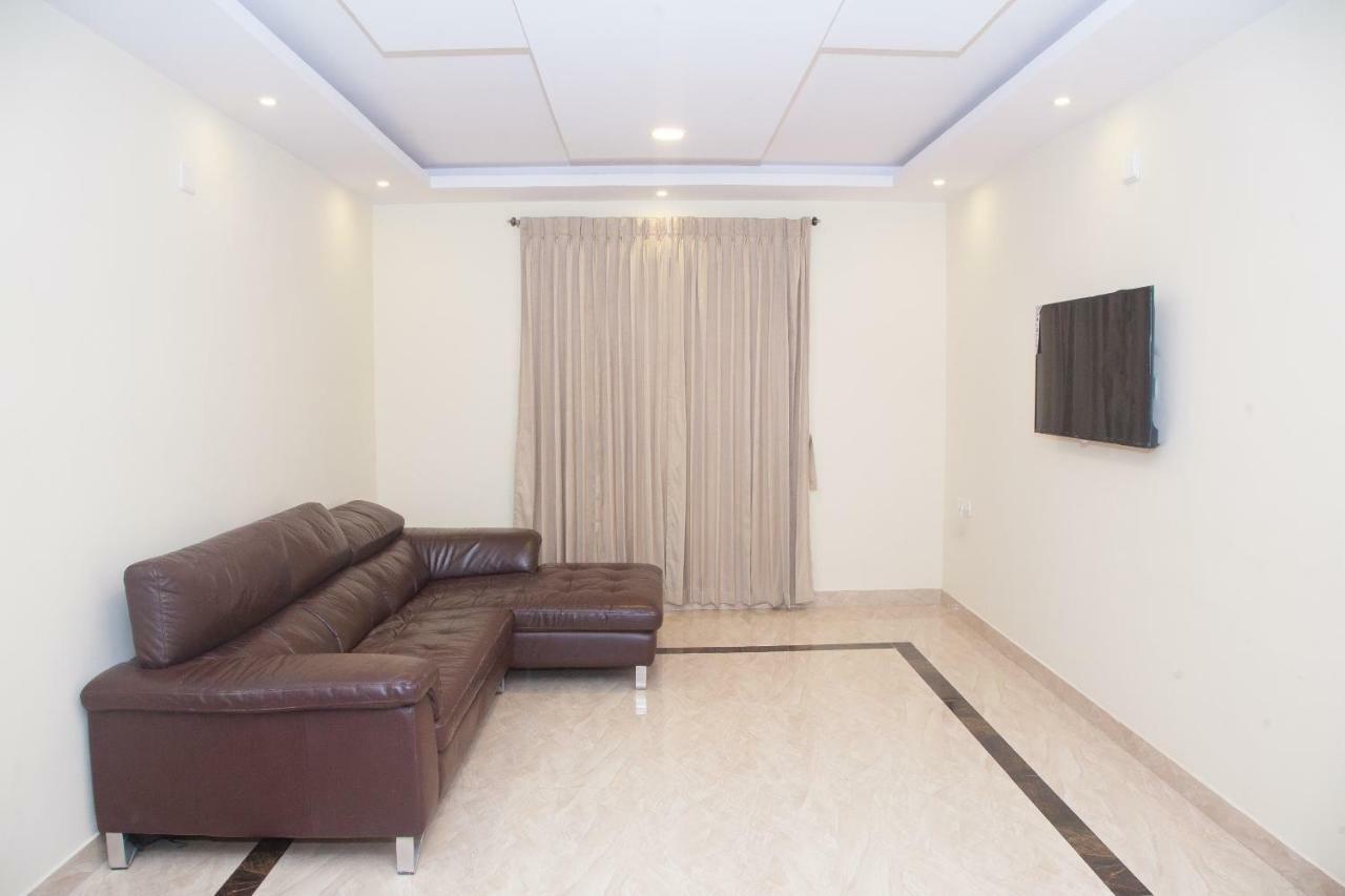 Oyo 16773 Hillcrest Metro Hotell Ooty Exteriör bild